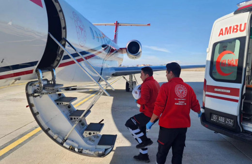 Kalp rahatsızlığı olan bebek için ambulans uçak havalandı!