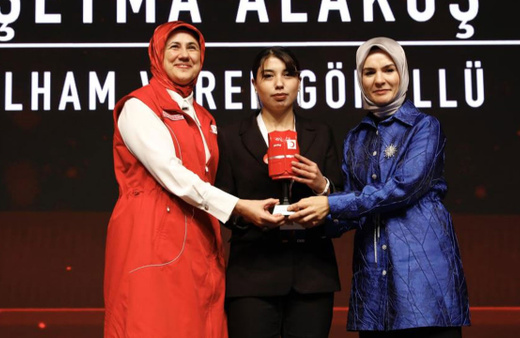 Türk Kızılay’ın “Uluslararası Kırmızı Yelek Gönüllülük Ödülleri” verildi!
