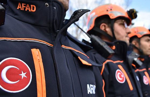 Dağda kaybolan 2 genç 10 saat sonra bulundu!