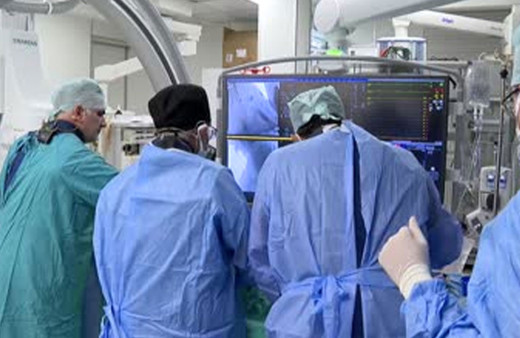Türk kardiyologlar anjiyo yaptı, yabancı hekimler canlı izledi!