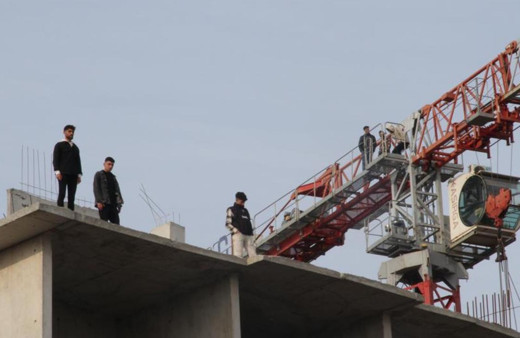 Çankırı'da inşaat işçileri paralarını alamayınca intihara kalkıştı