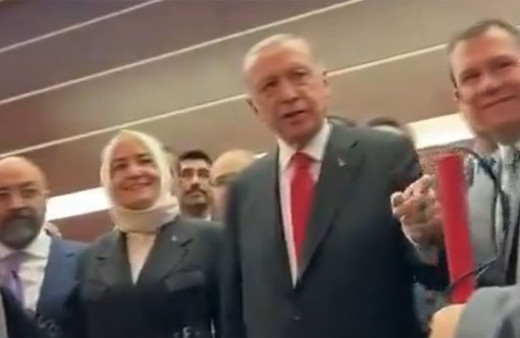 Erdoğan şarkı söyledi! 'Bana her şey Kemal'i hatırlatıyor' deyince...