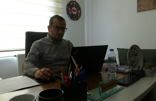 Bir kot pantolon için bin, bir çift deri ayakkabı üretimi için 8 bin litre su kullanılıyor