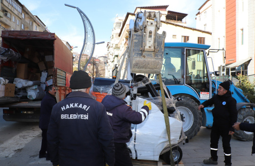 Hakkari ilk defa vakumlu temizlik makinesine kavuştu, Hakkari Paris'e dönecek