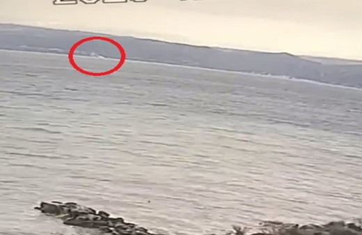 Bursa Gemlik'te deprem sonrası denizin ortasından duman çıktı