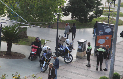 Kaldırım ve tramvay yolunu kullanan sürücülere ceza yağdı