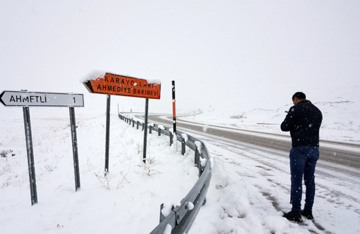 Erzincan’ın yüksek kesimlerinde kar yağışı etkili oldu