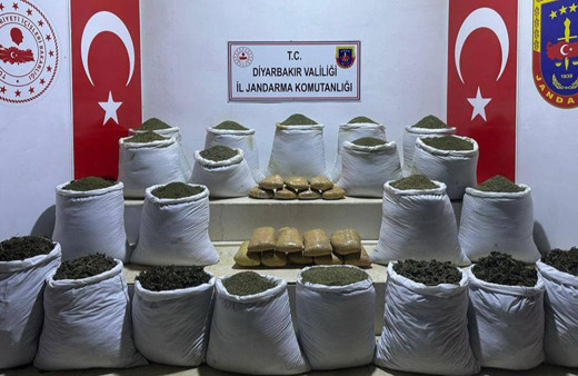 Diyarbakır'da 1 tona yakın esrar ele geçirildi!
