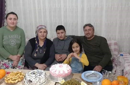 Ailesiyle doğum günü kutlamasından dönerken trafik kazasında hayatını kaybetti