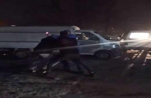 Sakarya'da tamiri yapılmayan aracını benzin döküp yakmaya çalıştı