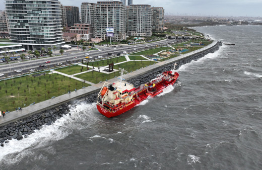 Uzman kaptan yanıtladı: "İstanbul'da lodosta gemiler ne yapmalı"