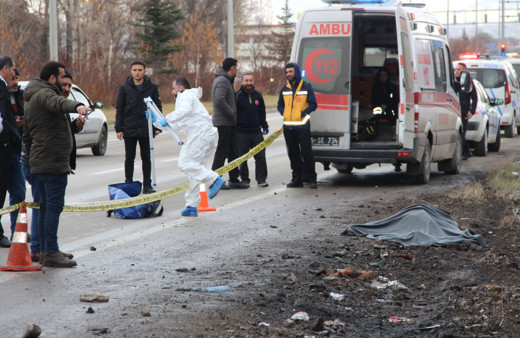 Erzurum'da karayolu kenarında erkek cesedi bulundu