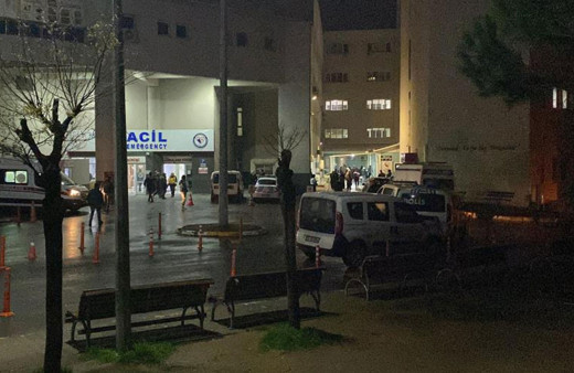 Hastane bahçesinde alnından vurulmuş halde bulundu