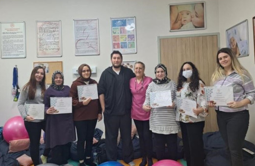 Gebe okulu açıldı, anne adayları eğitim alıyor