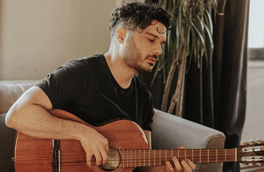 İlyas Yalçıntaş hastalık açıklamasıyla sevenlerini korkuttu: ''Ramsay Hunt'' sendromuna yakalandı!