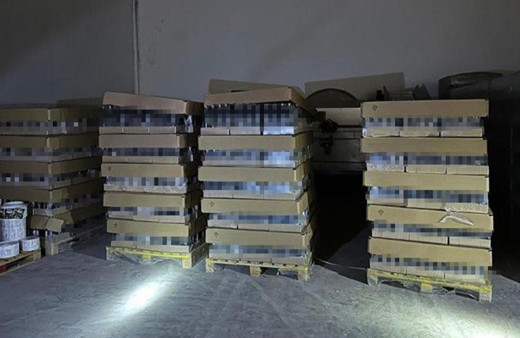 3 ilde kaçak içki operasyonu: Binlerce litre kaçak içki ele geçirildi!