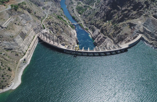 Türkiye'nin ikinci büyük hidroelektrik santralinde 36 yıllık türbinler yenileniyor