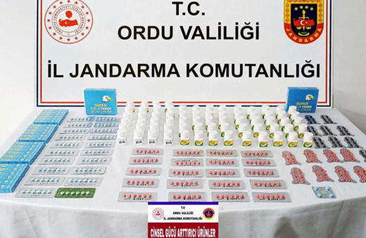 Yaşlı adamın kargosunda 4 binden fazla cinsel uyarıcı ürün ele geçirildi!