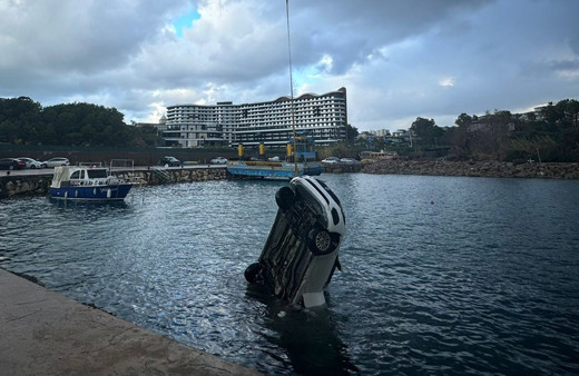 Alanya'da denize düşen otomobildeki 2 genç öldü