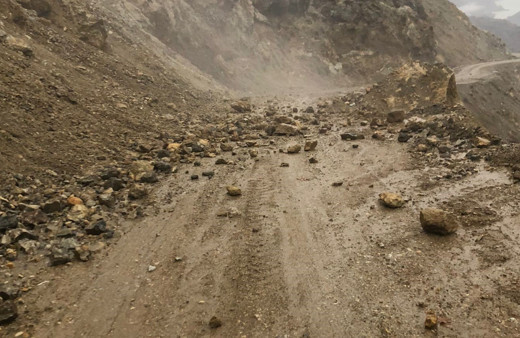 Yağmur nedeniyle heyelan oldu