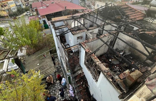 Aydın'daki yangında bir ev tamamen kül oldu