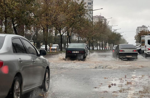 Kahramanmaraş’ta şiddetli yağış su taşkınlarına neden oldu