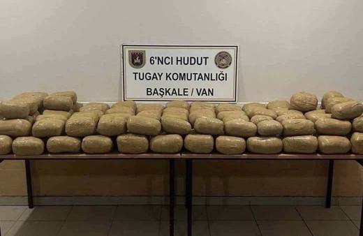 Van sınırında 143 kilogram toz esrar ele geçirildi
