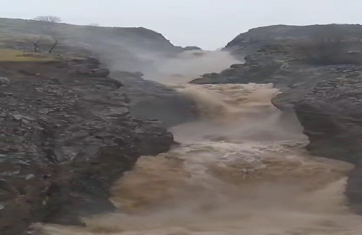 Elazığ’da sağanak yağış sonrası şelale coştu