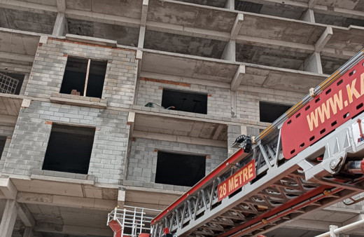 Asansör boşluğuna düşen inşaat işçisi hayatını kaybetti