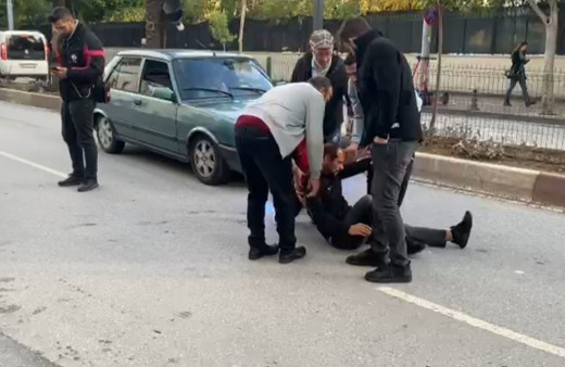 Otomobilin çarptığı bisiklet sürücüsü ölümden döndü