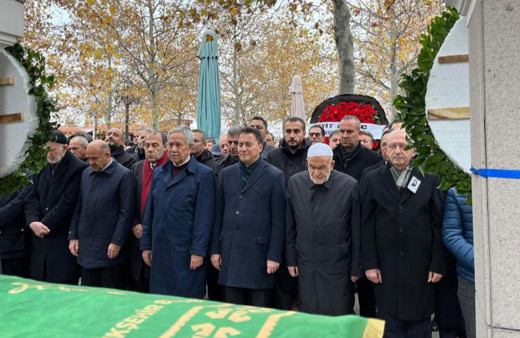 Ali Babacan’ın annesi son yolculuğuna uğurlandı