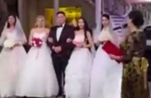 4 kadınla aynı anda evlendi! Düğün görüntüleri gündem oldu