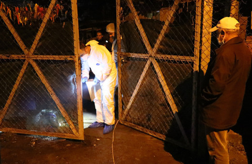 Anne katili oldu! Öne kafasına sert cisimle vurdu sonra bıçakladı