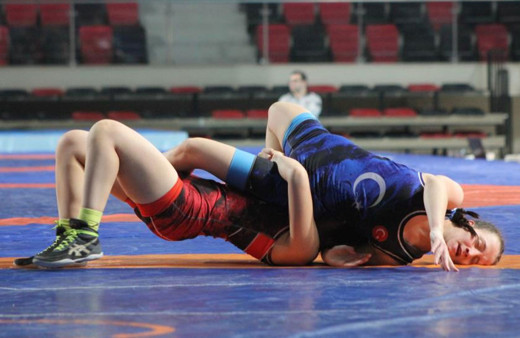 Mahmut Atalay Büyük Kadınlar Güreş Türkiye Şampiyonası başladı