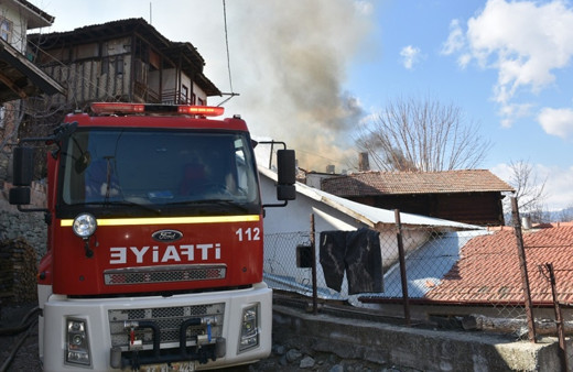 Kastamonu'da köyde çıkan yangın büyümeden söndürüldü