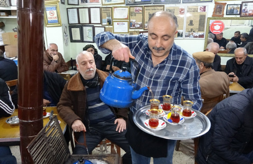 Van’da 81 yıllık çay evi nostaljiyi yaşatıyor