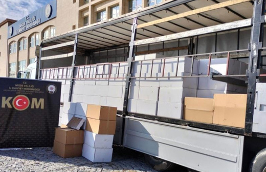 Niğde'de 5 milyon 400 bin dolu makaron ele geçirildi!