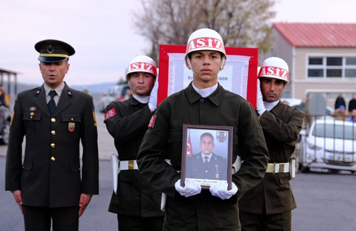 Şehit Teğmen Eril Alperen Emir için Şırnak'ta tören yapıldı