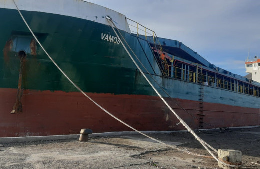 Kastamonu'da karaya oturan gemi kurtarıldı