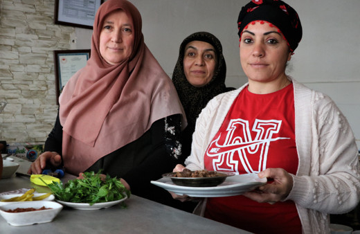 Evini satarak kurduğu iş, hemcinslerine ekmek kapısı oldu