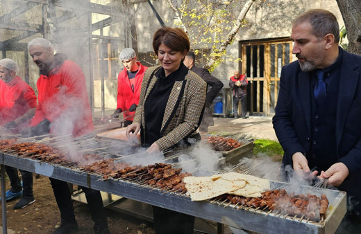 AK Partili vekilin Meclis bahçesinde ciğer ikramı AK Partili isimleri kızdırdı: Sadece bakmakla yetinen var