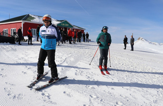 Erzincan'daki Ergan Dağı'nda kayak heyecanı başladı!