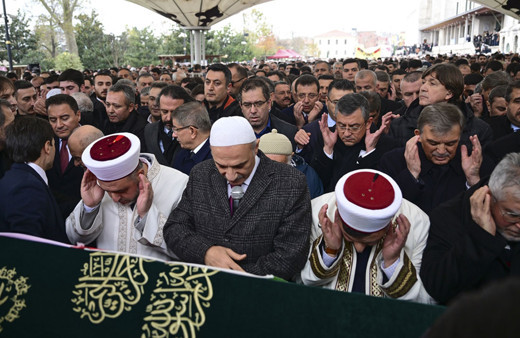 Hasan Bitmez son yolculuğuna uğurlandı doğum gününde defnedildi