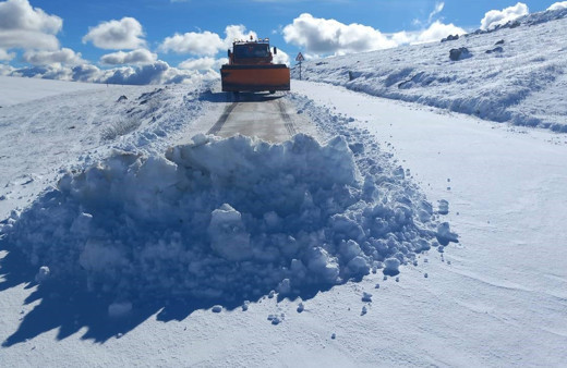 Bayburt’ta karla mücadele aralıksız devam ediyor