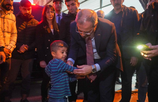 Doktor belediye başkanı, kaza geçiren çocuğa ilk müdahaleyi yaptı