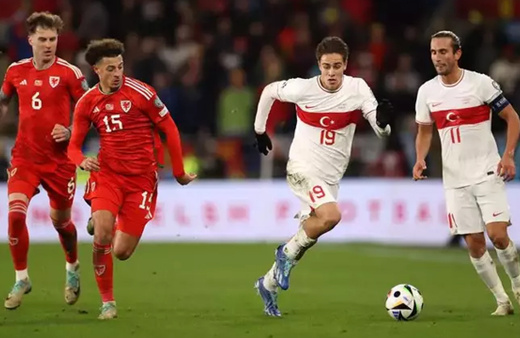Milli futbolcuya şok! Evi soyulurken o gol atıyordu