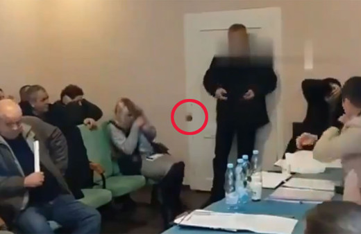 Belediye Meclis'ini bastı 3 el bombası attı! Dehşet anları kamerada Ölü ve yaralılar var...