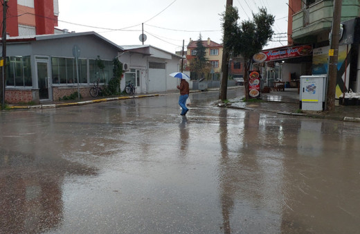 Balıkesir’de sağanak etkili oldu