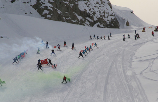 Hakkari’de kayak sezonu açıldı