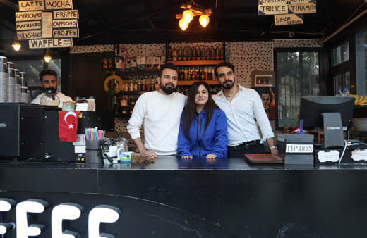 Kardeşlerin kafe açma hayalini deprem bile yok edemedi
